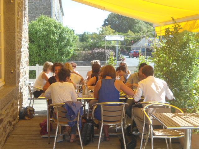Hotel Restaurant Du Commerce La Gouesniere Bagian luar foto